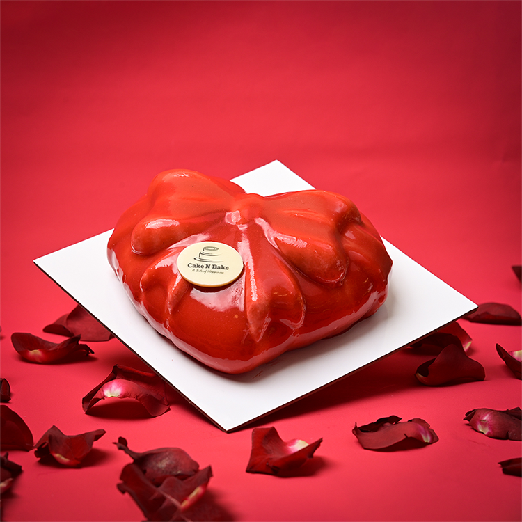 Bowtiful Love Strawberry Mousse Cake - 4 portions