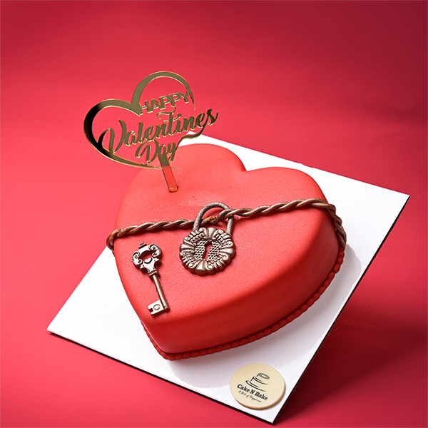 Chained Heart Cake - 4 portions