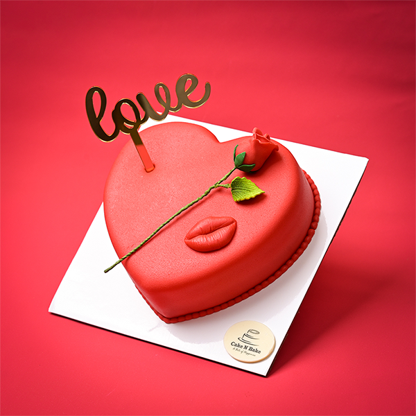 Fondant Rosebud Cake - 4 portions