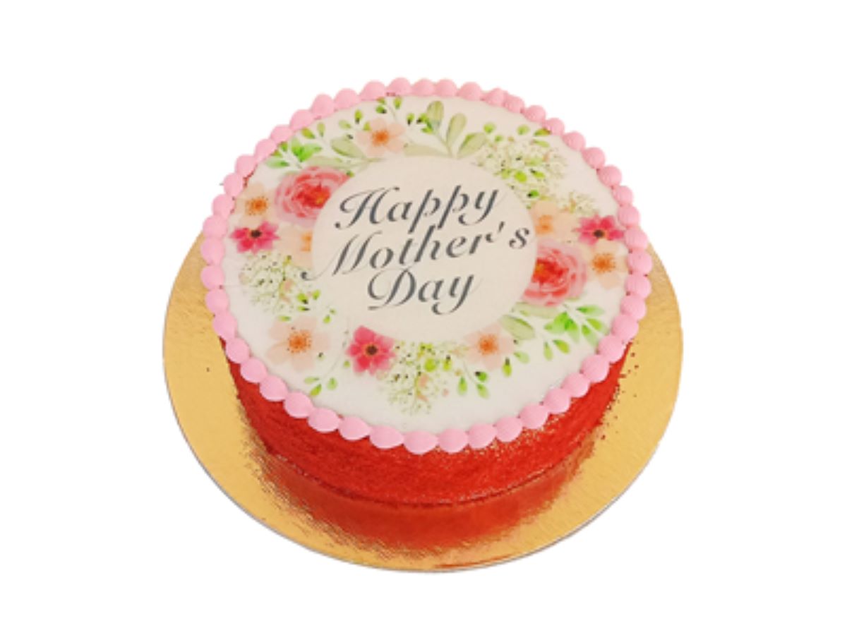 Mom's Red Velvet Elegance Cake